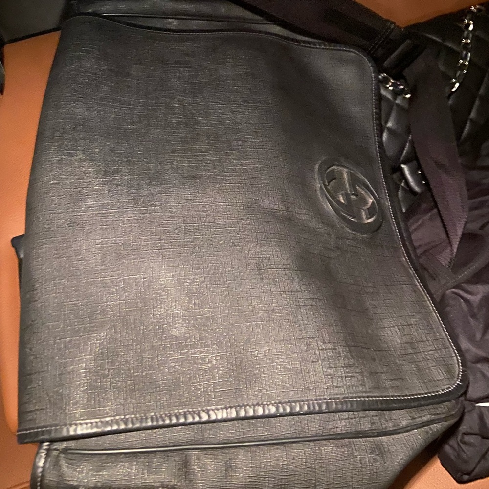 Men’s GUCCi laptop bag - Picture 3 of 9